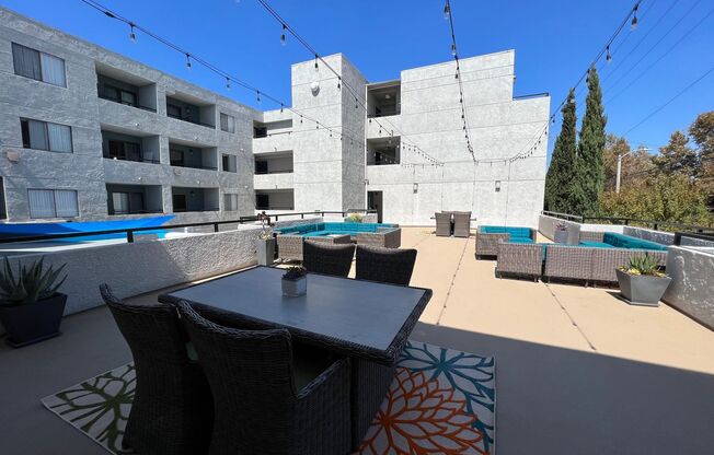 1 bed, 1 bath, 720 sqft, $2,350, Unit 411