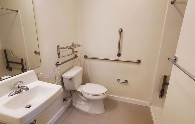 Studio, 1 bath, 345 sqft, $1,650, Unit 108