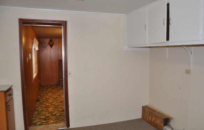 2 beds, 1 bath, $1,195