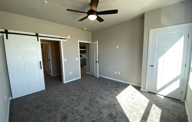 2 beds, 2 baths, 1,136 sqft, $2,370, Unit 5604-124