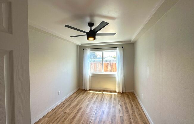 TOTAL REMODEL LARGE 1600sf 5BR/2BA West Oakland Steps from Emeryville, San Pablo, Grand Ave, 80, 580, 880, 980 Fwy's