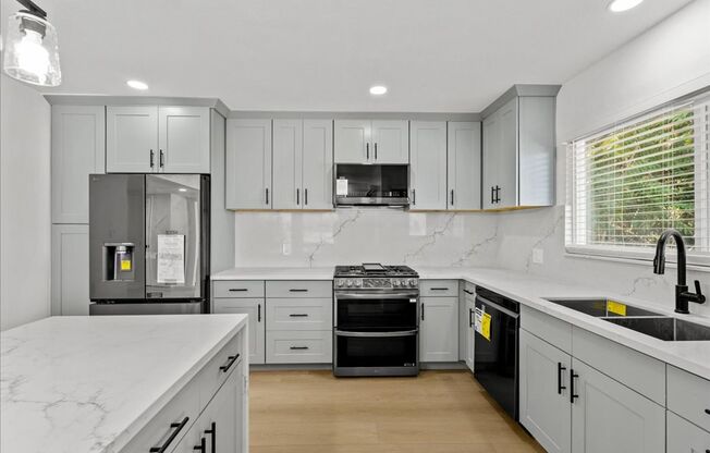 3901 3905 VINELAND AVE