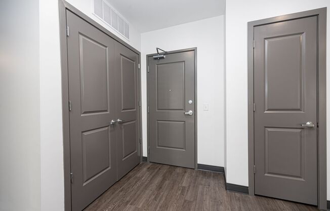 2 beds, 2 baths, 987 sqft, $1,775, Unit 708