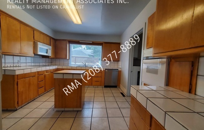 1012 N 10th Street