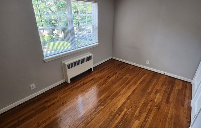 2 beds, 1 bath, 897 sqft, $2,335, Unit G-01