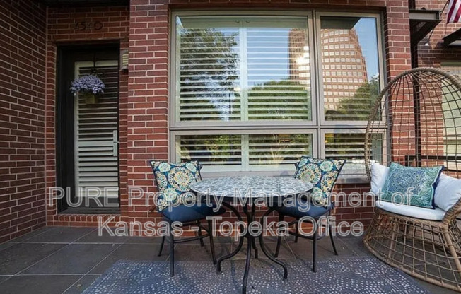 4540 J C NICHOLS PKWY
