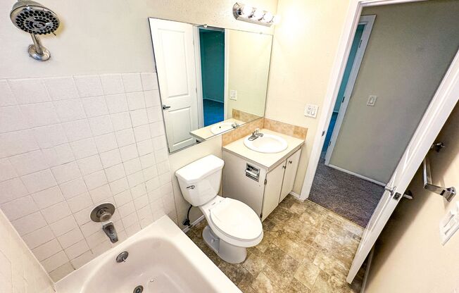 2 beds, 1 bath, 834 sqft, $1,895, Unit 205