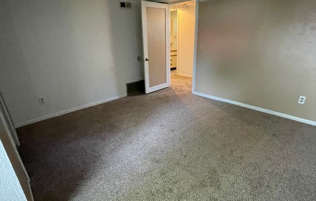 1 bed, 1 bath, $750, Unit Wyoming