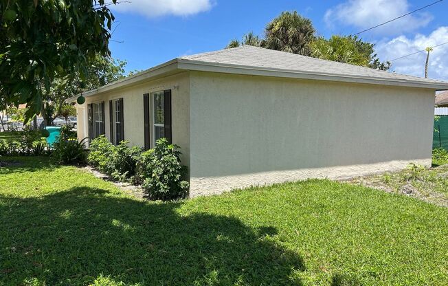 806 NW 1ST ST BOYNTON BEACH, FL 33435
