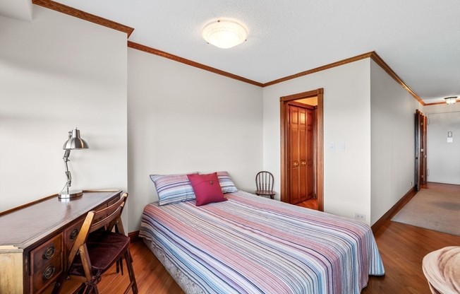 1 bed, 1 bath, 590 sqft, $3,150, Unit 17J