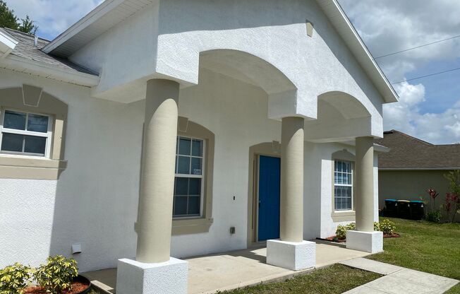 Large 3 bedroom 2 bath home with formal living and dining rooms - Big family room!