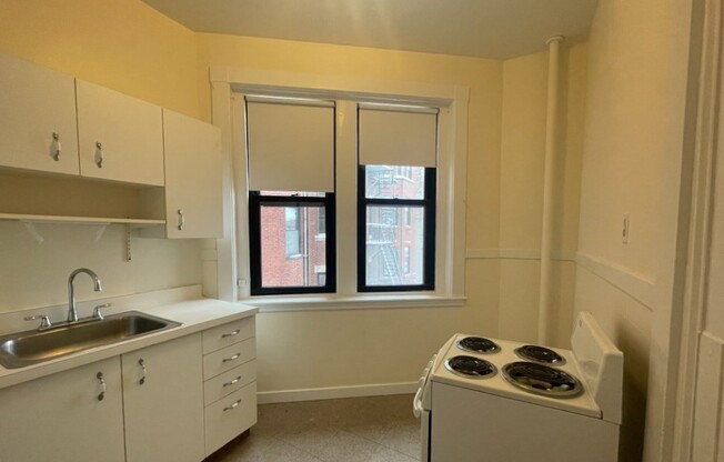 2 beds, 1 bath, 750 sqft, $3,500, Unit 25