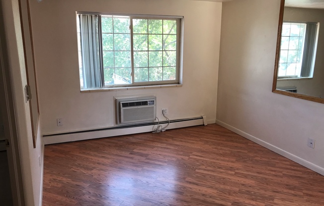 2 beds, 1 bath, 650 sqft, $1,895, Unit 680-217