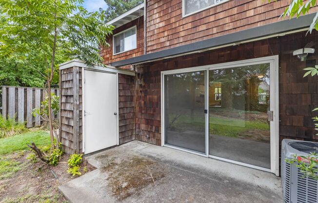 1 bed, 1.5 baths, $2,200, Unit 3