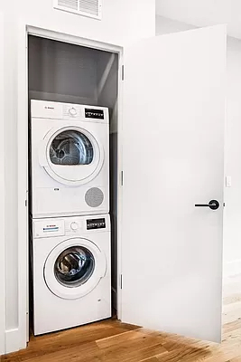 Studio, 1 bath, $4,100, Unit 8C