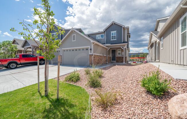 Rockrimmon Townhouse with 2 car garage