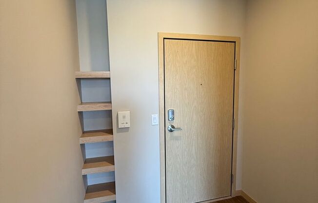 1 bed, 1 bath, 822 sqft, $1,710, Unit #415