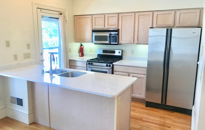 10 E Concord St