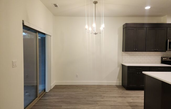 3 beds, 2.5 baths, 1,500 sqft, $1,995, Unit B130