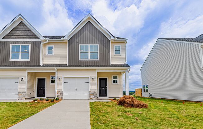 END UNIT!! Townhome in Peachtree Park in Duncan