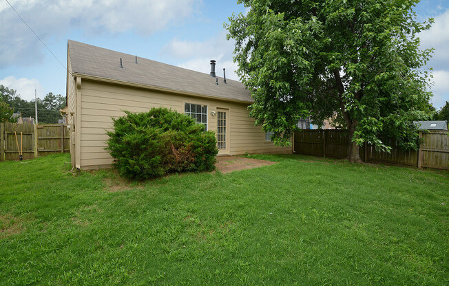 3 beds, 2 baths, $1,650