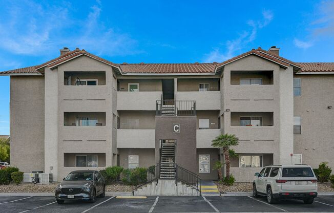 Gorgeous Condo Near Las Vegas Strip - 30+ day vacation rental