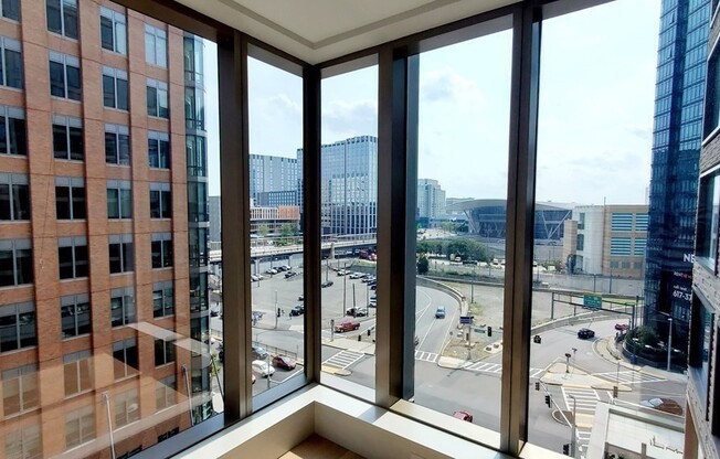 1 bed, 1 bath, 664 sqft, $4,800, Unit 908