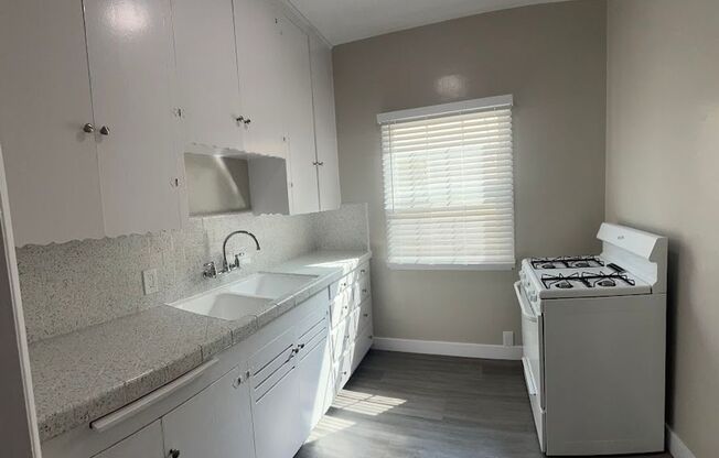 1 bed, 1 bath, 900 sqft, $1,695