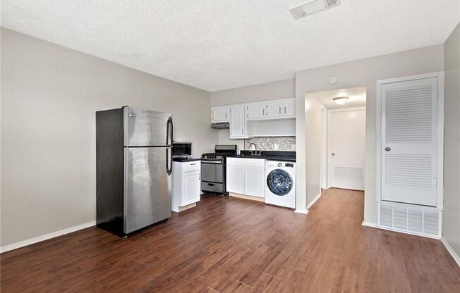 Cherrywood 1x1 - Open Floor Plan & Modern Appliances
