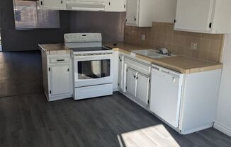 2 beds, 1 bath, 850 sqft, $1,400, Unit B