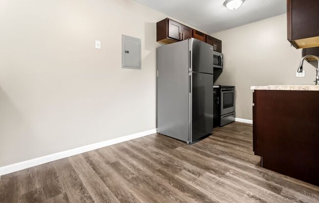 1 bed, 1 bath, 725 sqft, $1,099, Unit 112