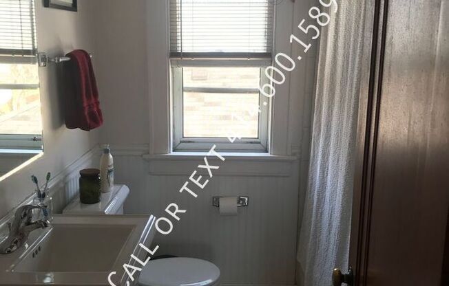 2572 N 66 ST