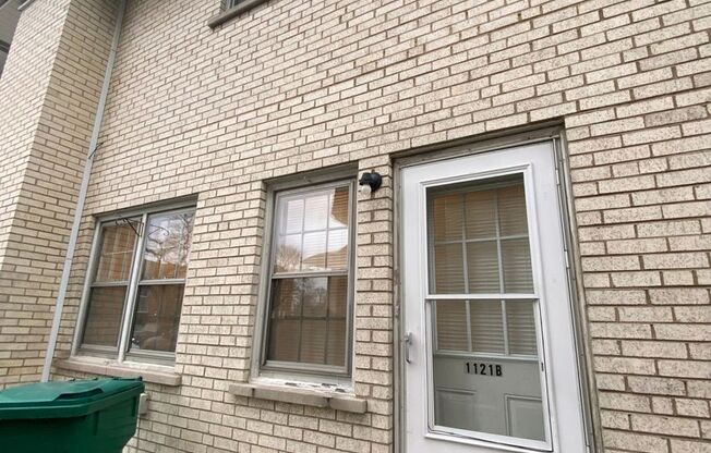 3 Bedroom 1.5 Bath Townhome - Prime Oak Park Location - Full Basement - Available Now!!