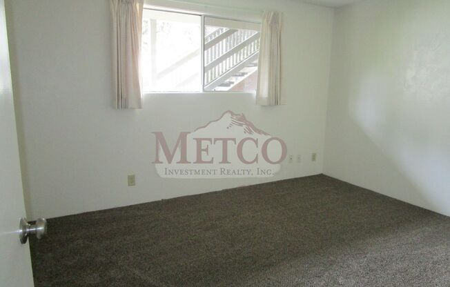 2 beds, 1 bath, 720 sqft, $1,195, Unit 12