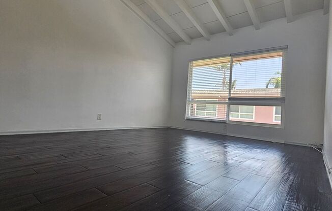 Beautiful Spacious 1 Bed/1 Bath Apartment Parking Available $1750 $1K OFF the 1st Month!