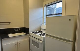 1 bed, 1 bath, 570 sqft, $1,195, Unit 306