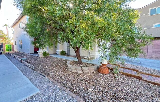 5 beds, 3 baths, $2,400