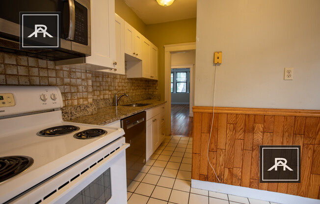 153 Strathmore Rd Apt 1