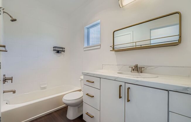 Stunning 3-Bed/1.75-Bath + Den Townhome with Hot Tub in Capitol Hill!