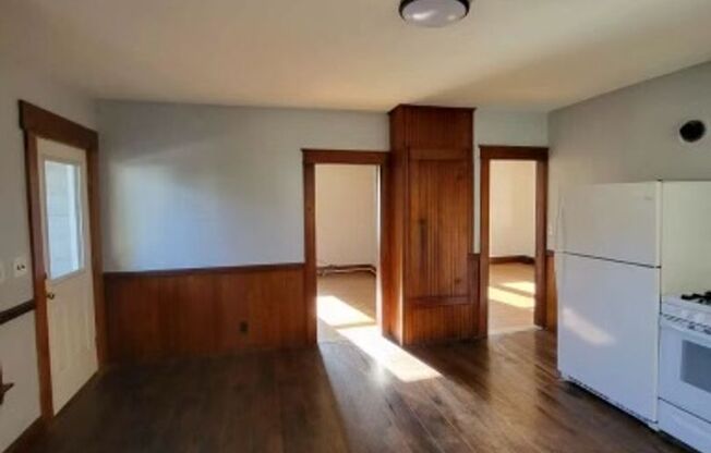 2 beds, 1 bath, $1,500, Unit Unit 2