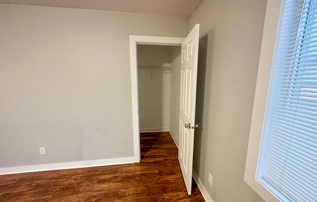 2 beds, 1 bath, $950