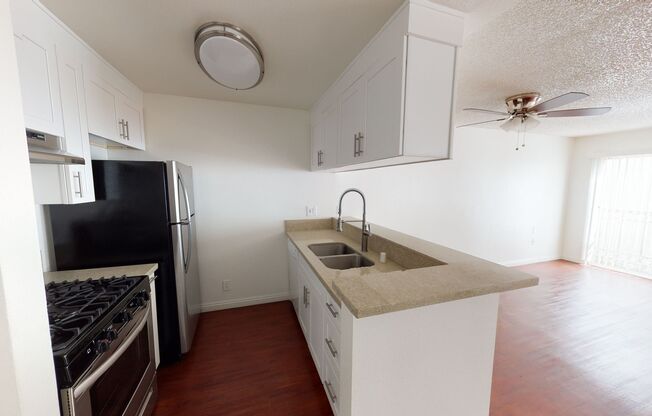 Studio, 1 bath, 450 sqft, $1,737, Unit 103