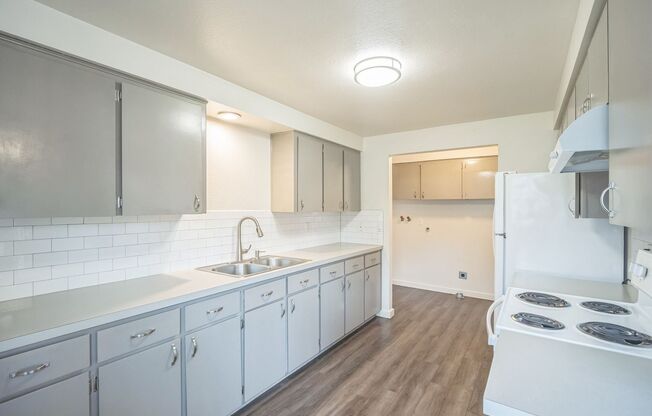 2 beds, 1 bath, $1,795