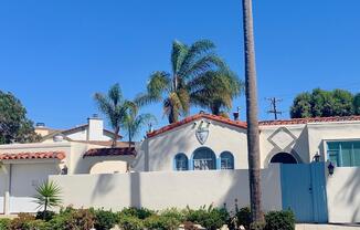 369 PALM AVE
