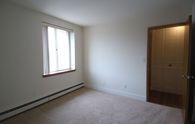 2 beds, 1 bath, 800 sqft, $1,185, Unit 200