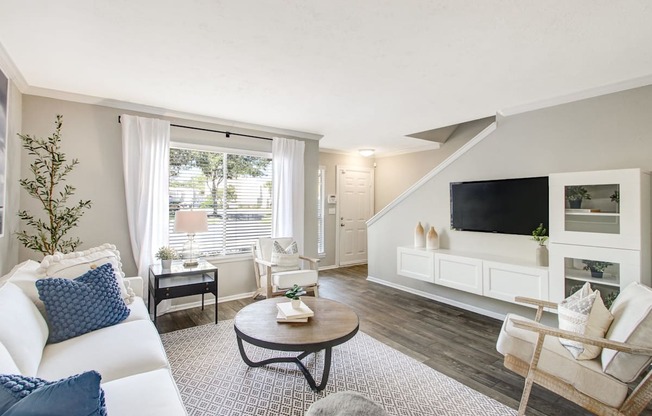 Living at The Fountains at Deerwood Apartments, Jacksonville, FL