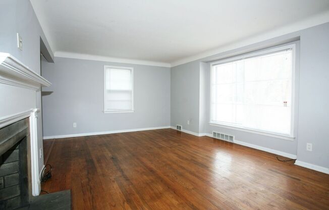 4 Bedroom - 1.5 Bath Colonial available for Rent!