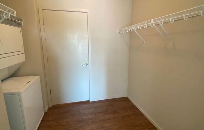 1 bed, 1 bath, 671 sqft, $1,325, Unit 363