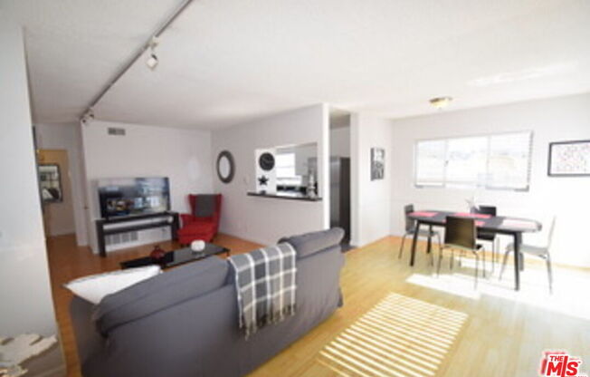 2 beds, 2 baths, $4,200, Unit PH