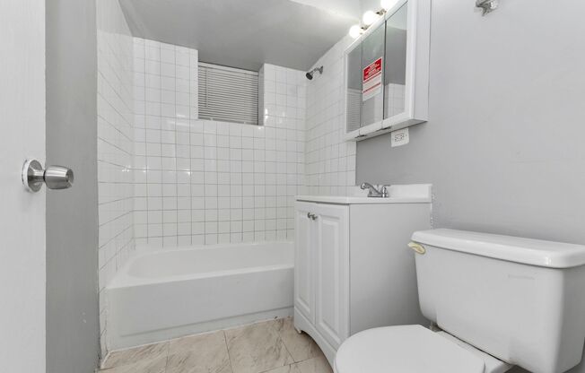 2 beds, 1 bath, 650 sqft, $1,550, Unit 4242 - 1W